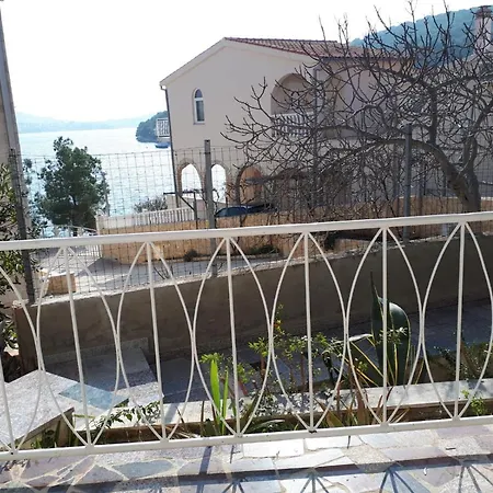 Apartment Zvonko Rogoznica (Sibenik-Knin)